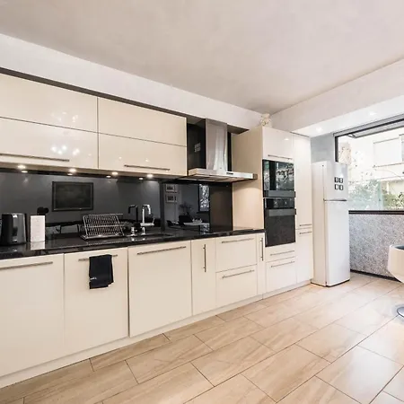 Aquamarine 2 Апартаменты *